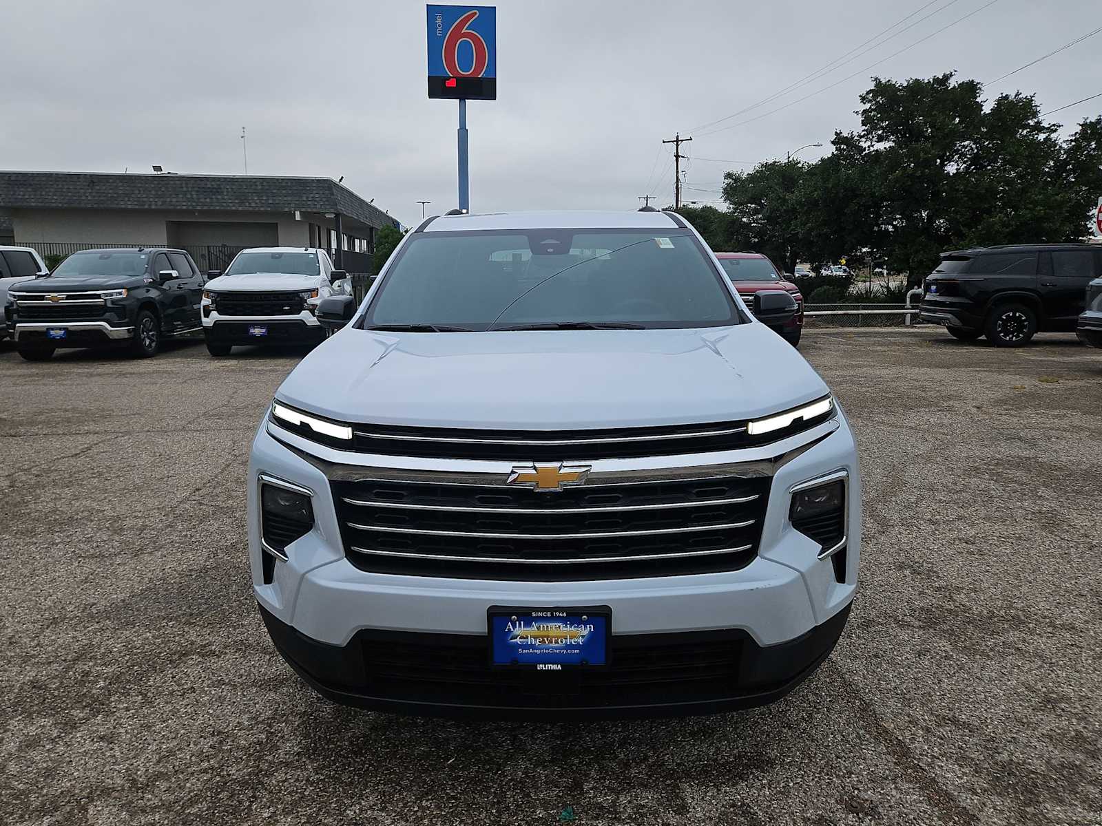 Thumbnail: 2026 Chevrolet Traverse - 3