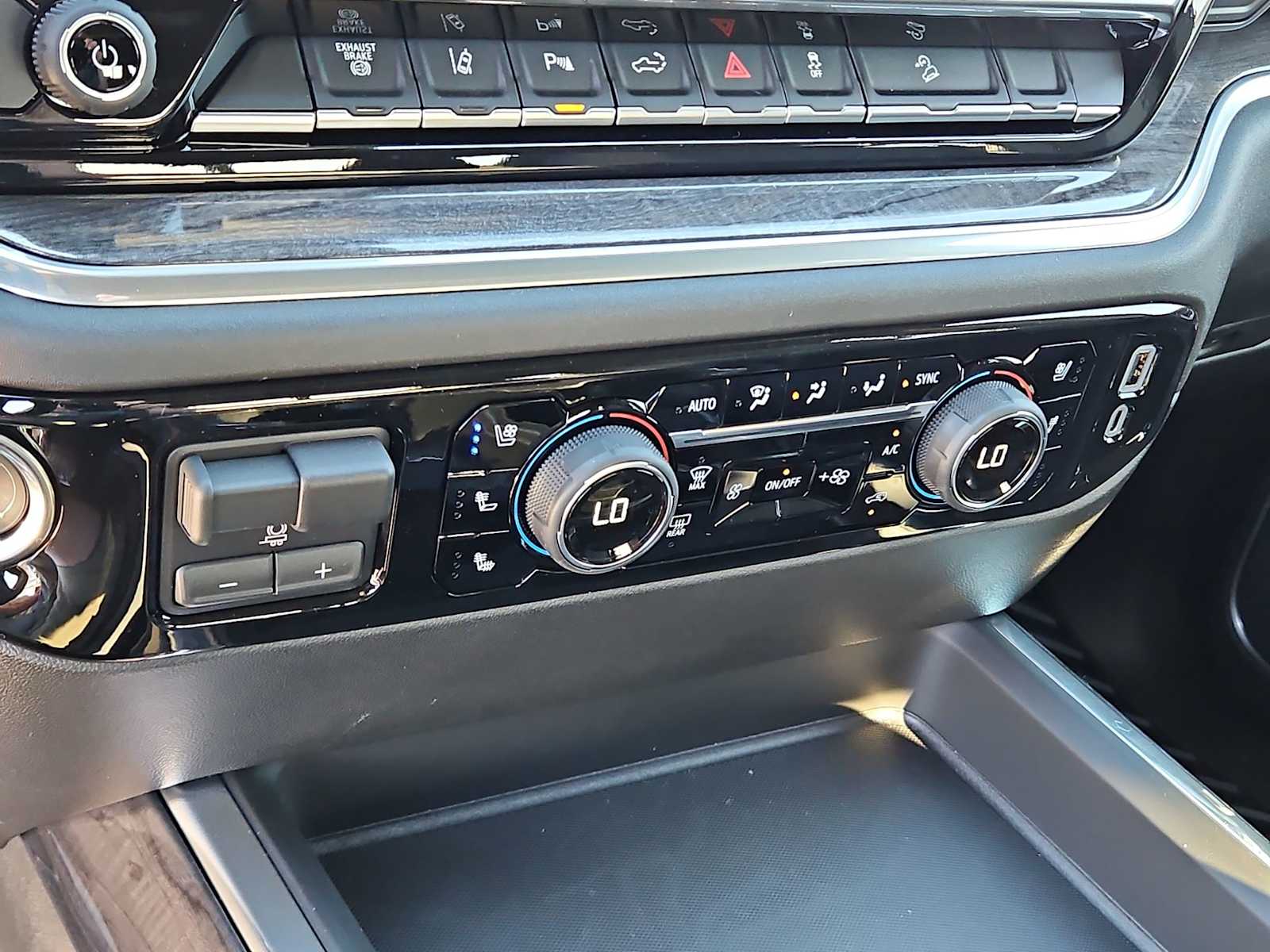 Thumbnail: 2026 Chevrolet Silverado 2500 - 24