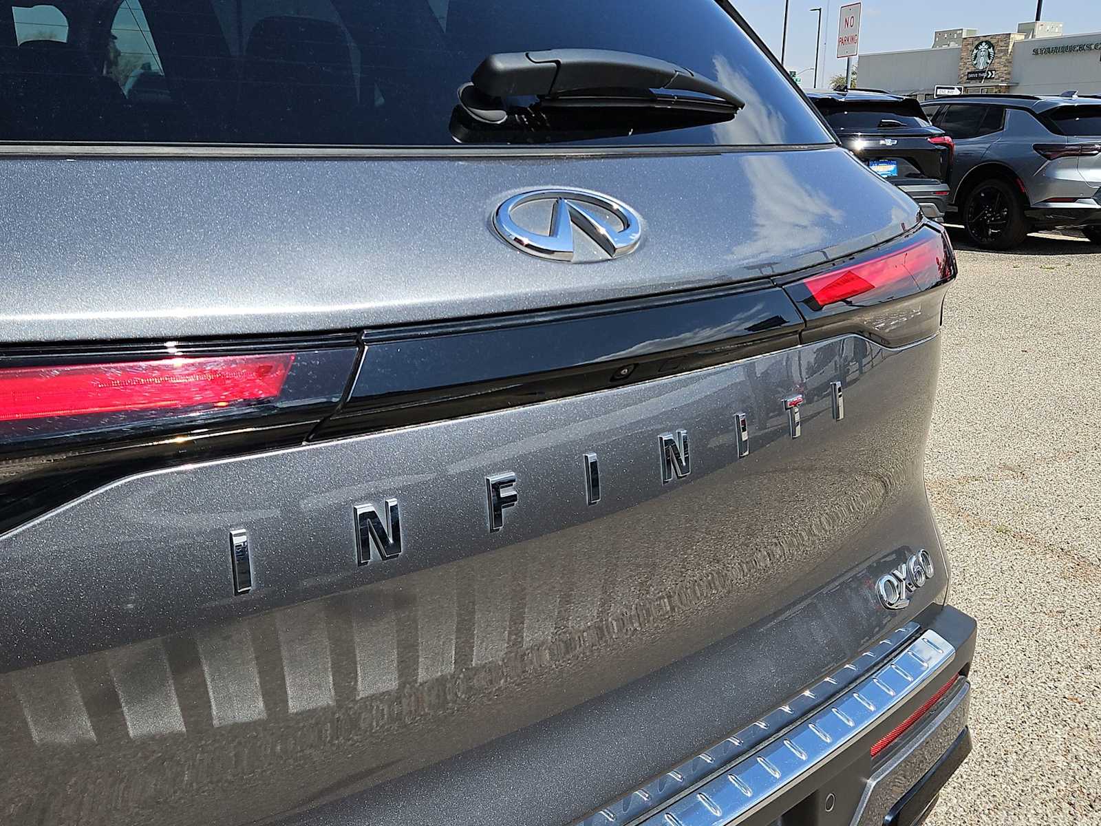 Thumbnail: 2023 INFINITI QX60 - 12