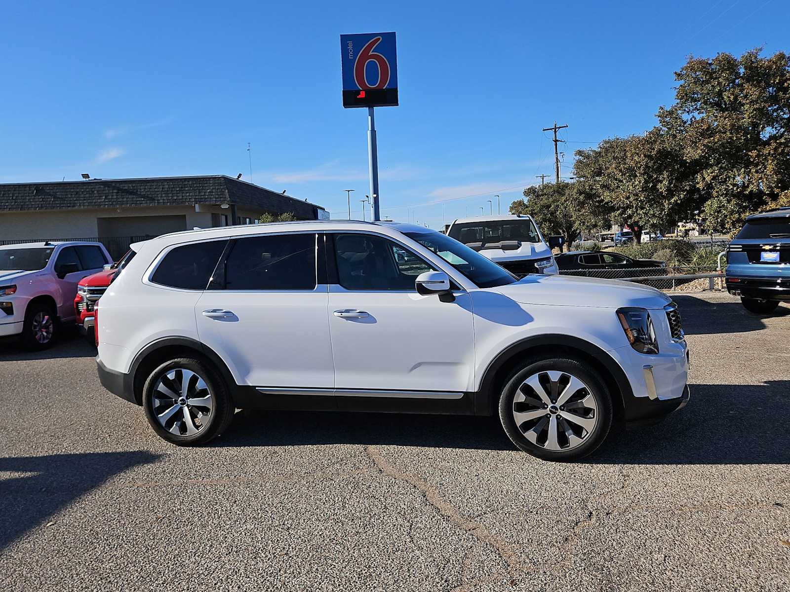 Thumbnail: 2022 Kia Telluride - 9