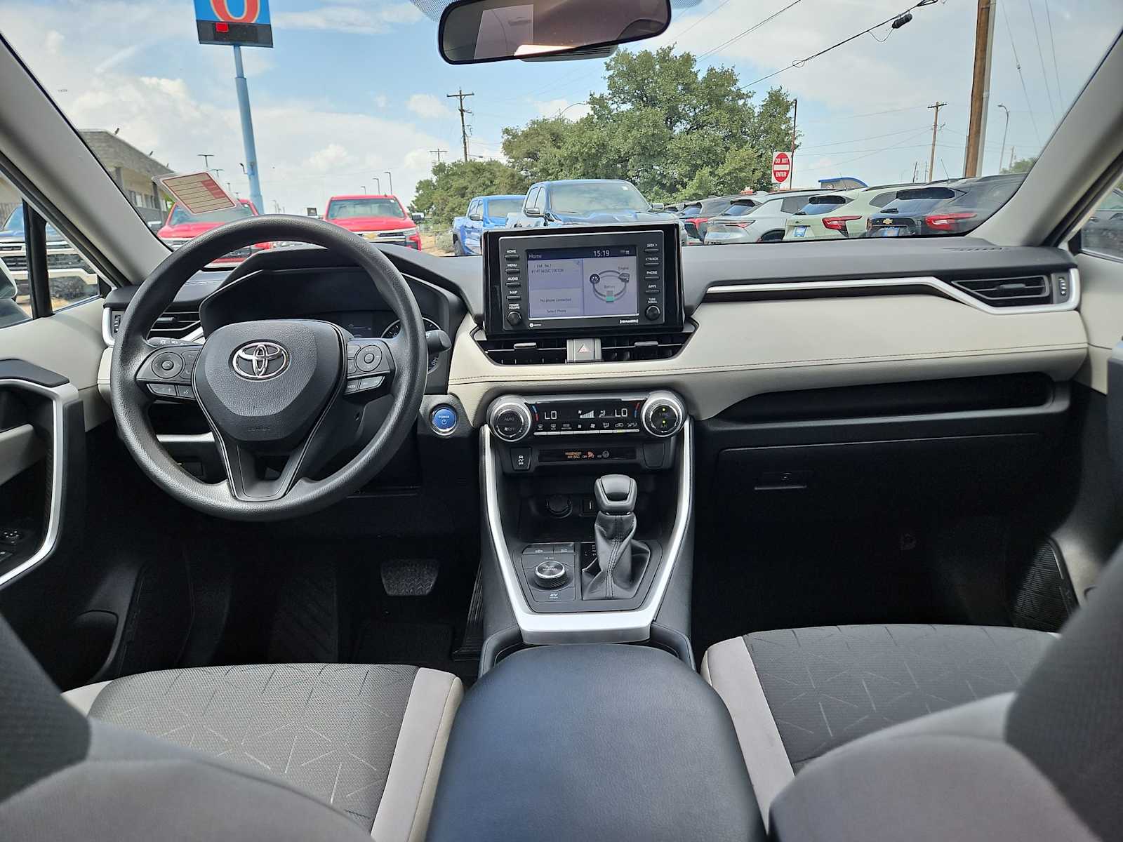 Thumbnail: 2022 Toyota RAV4 - 19