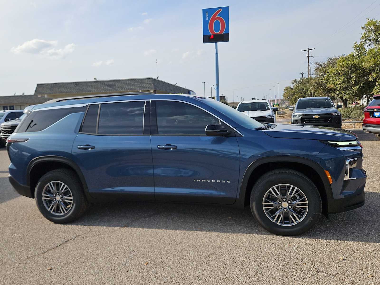 Thumbnail: 2026 Chevrolet Traverse - 9