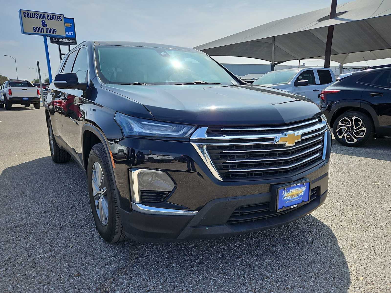 Thumbnail: 2023 Chevrolet Traverse - 2