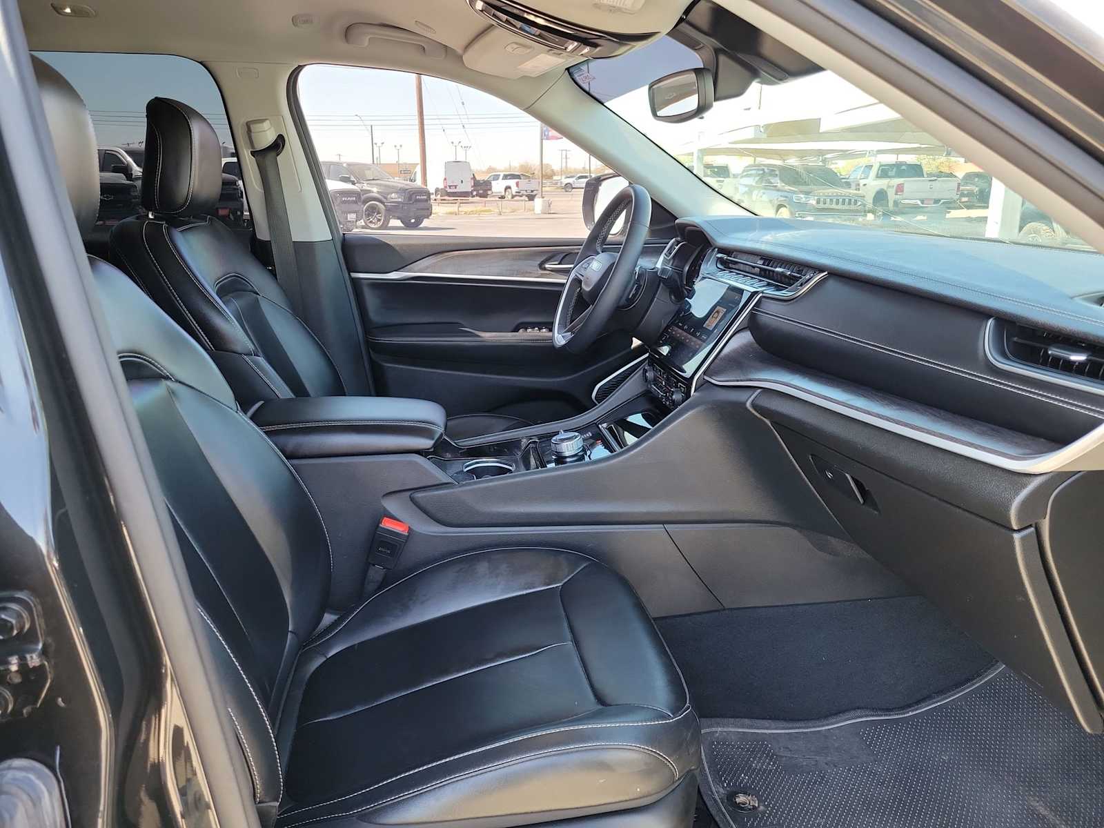 Thumbnail: 2023 Jeep Grand Cherokee - 22