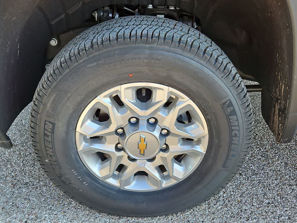 Thumbnail: 2026 Chevrolet Silverado 3500 - 12