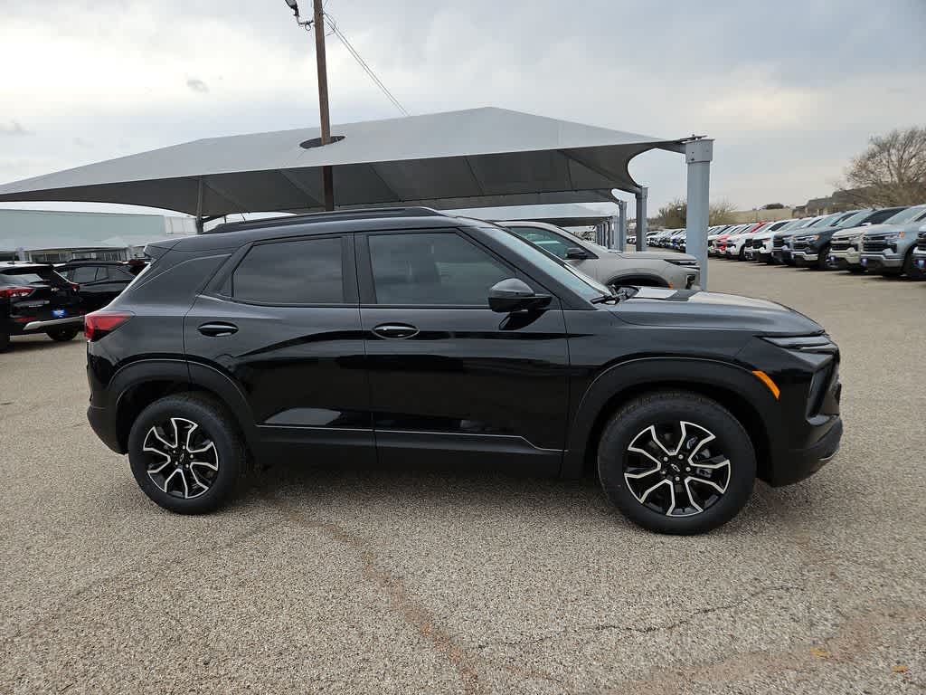 Thumbnail: 2026 Chevrolet TrailBlazer - 9