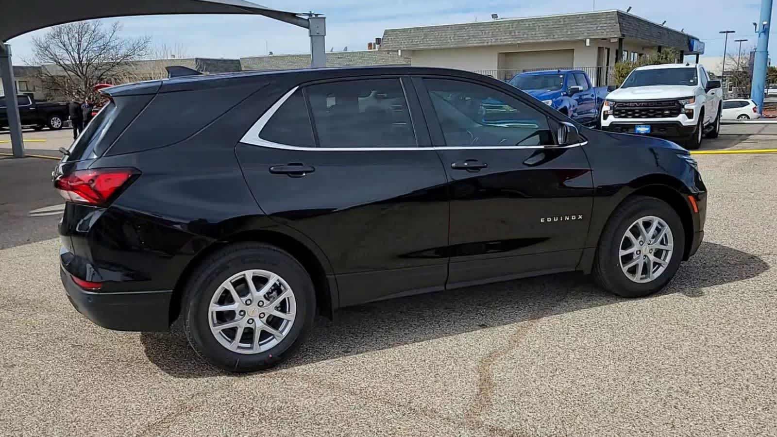 Thumbnail: 2023 Chevrolet Equinox - 8