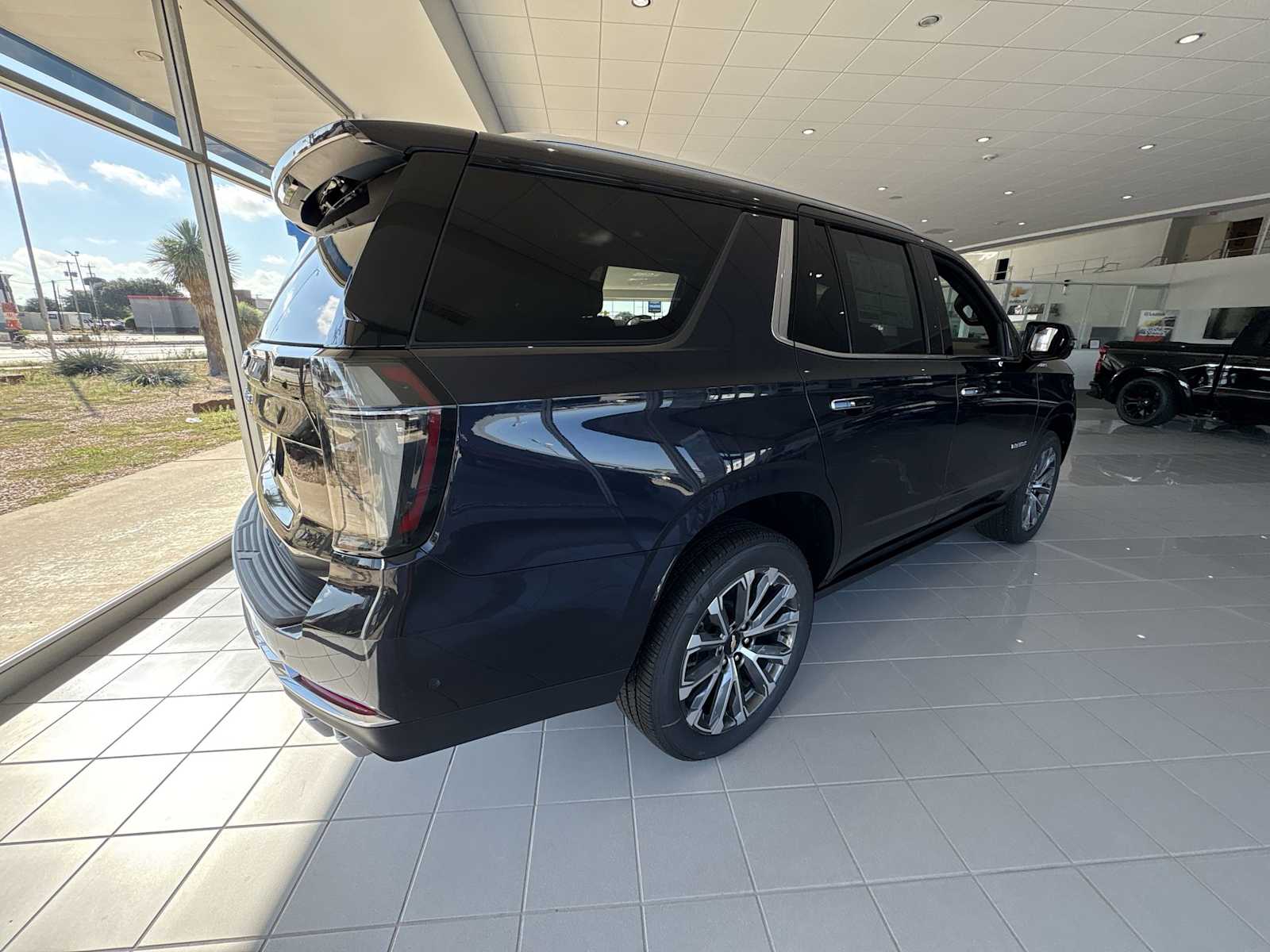 Thumbnail: 2025 Chevrolet Tahoe - 8