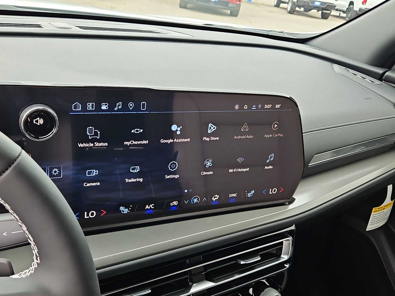 Thumbnail: 2026 Chevrolet Traverse - 24