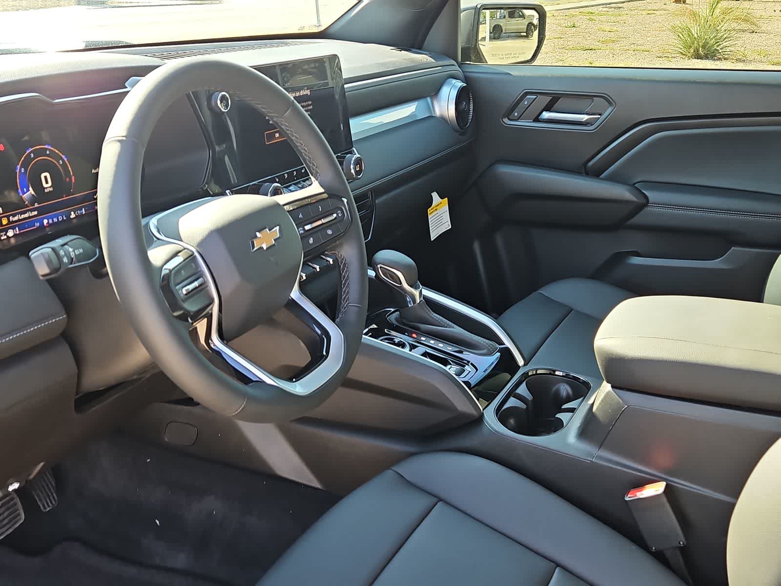 Thumbnail: 2024 Chevrolet Colorado - 10