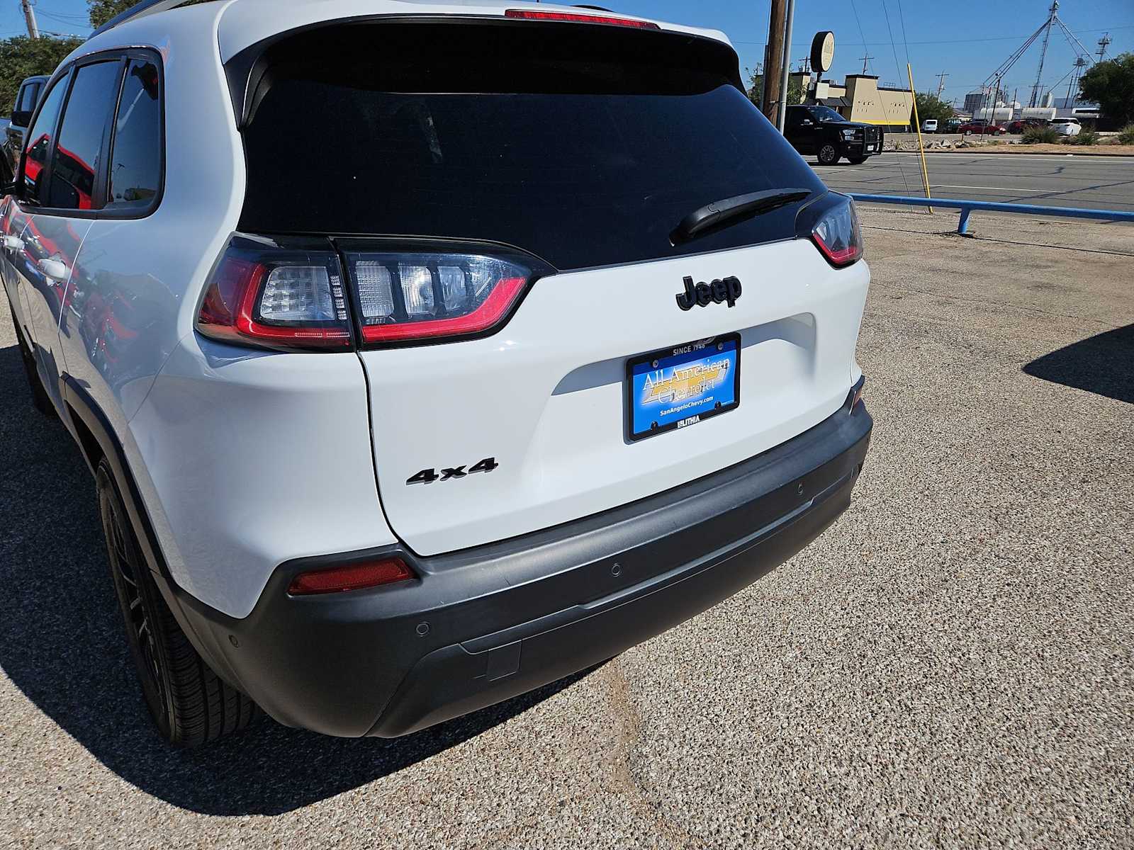 Thumbnail: 2023 Jeep Cherokee - 23