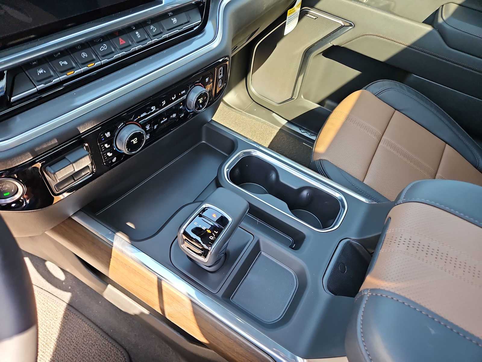 Thumbnail: 2026 Chevrolet Silverado 1500 - 21