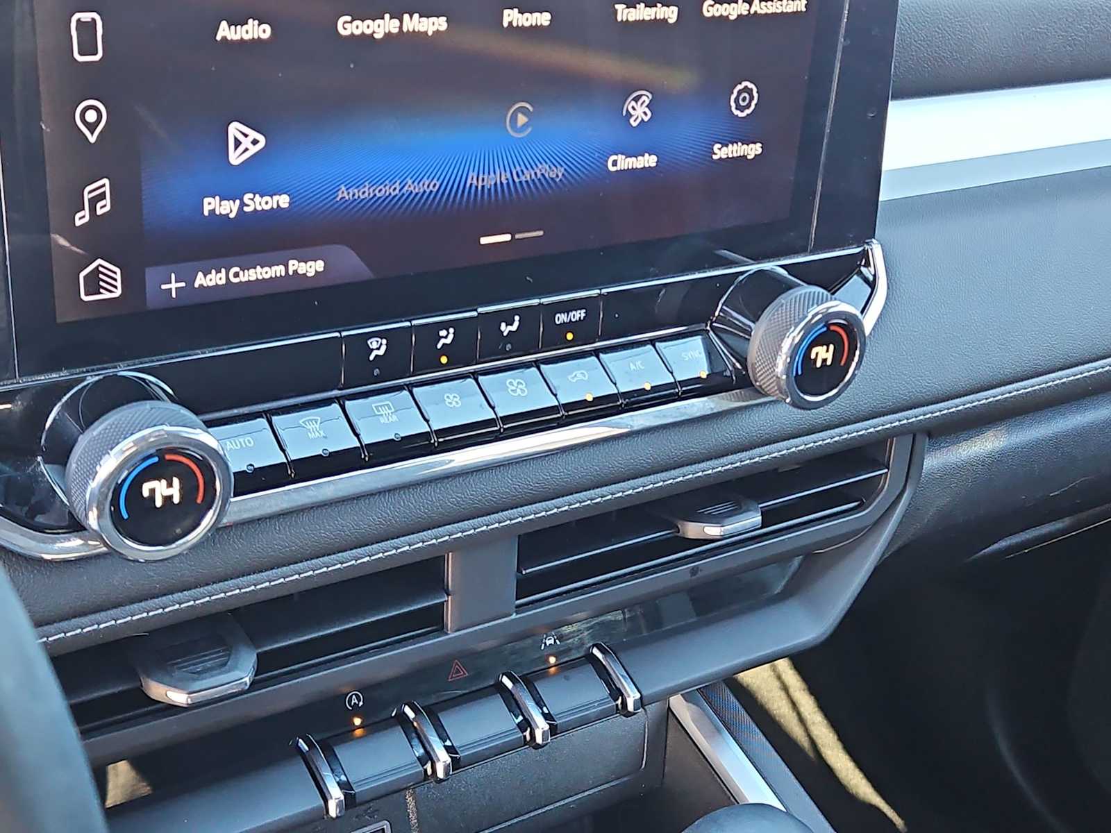 Thumbnail: 2023 Chevrolet Colorado - 24