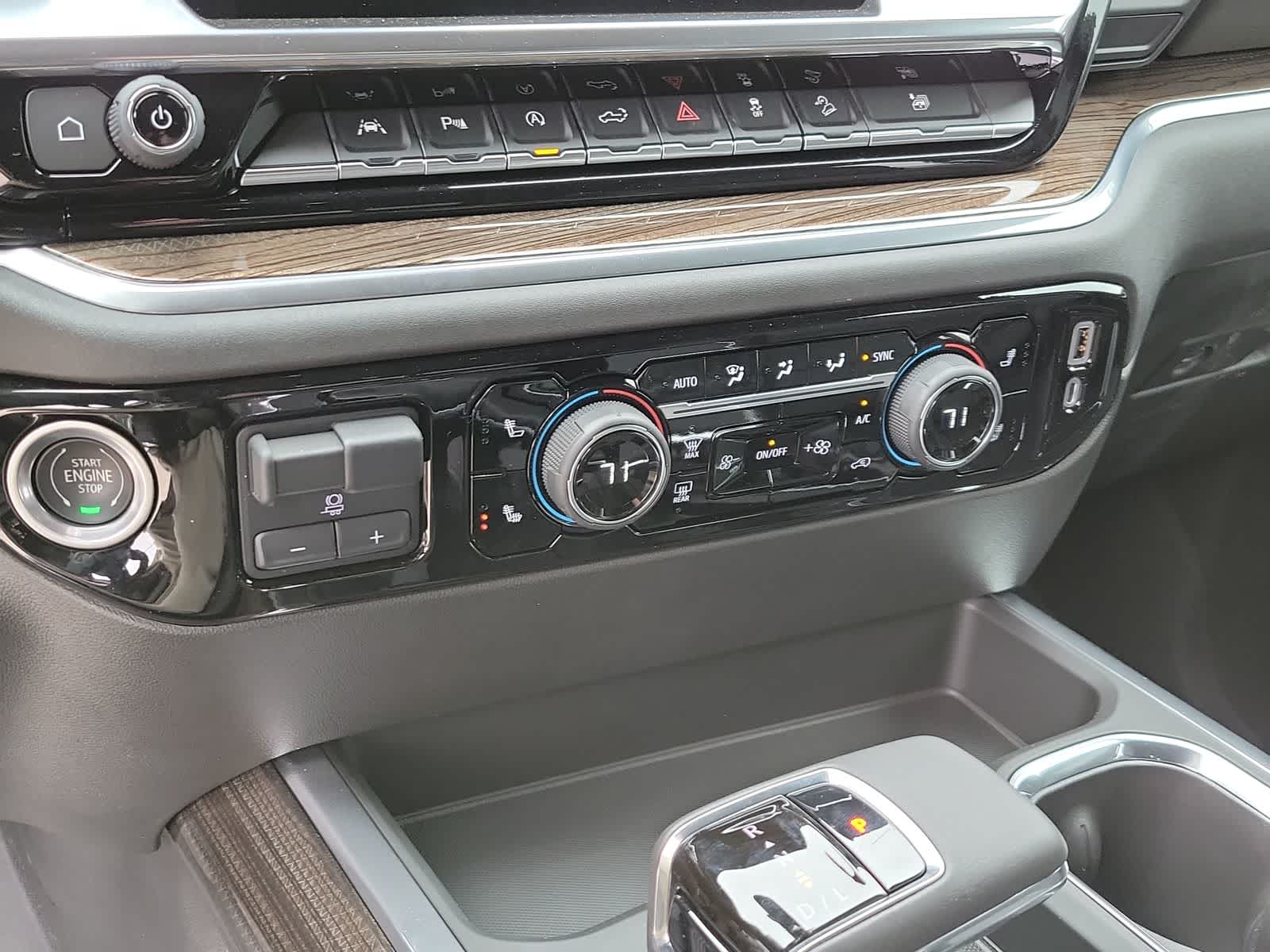2022 Chevrolet Silverado 1500 RST 21