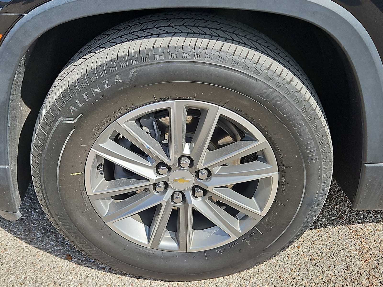 Thumbnail: 2023 Chevrolet Traverse - 12