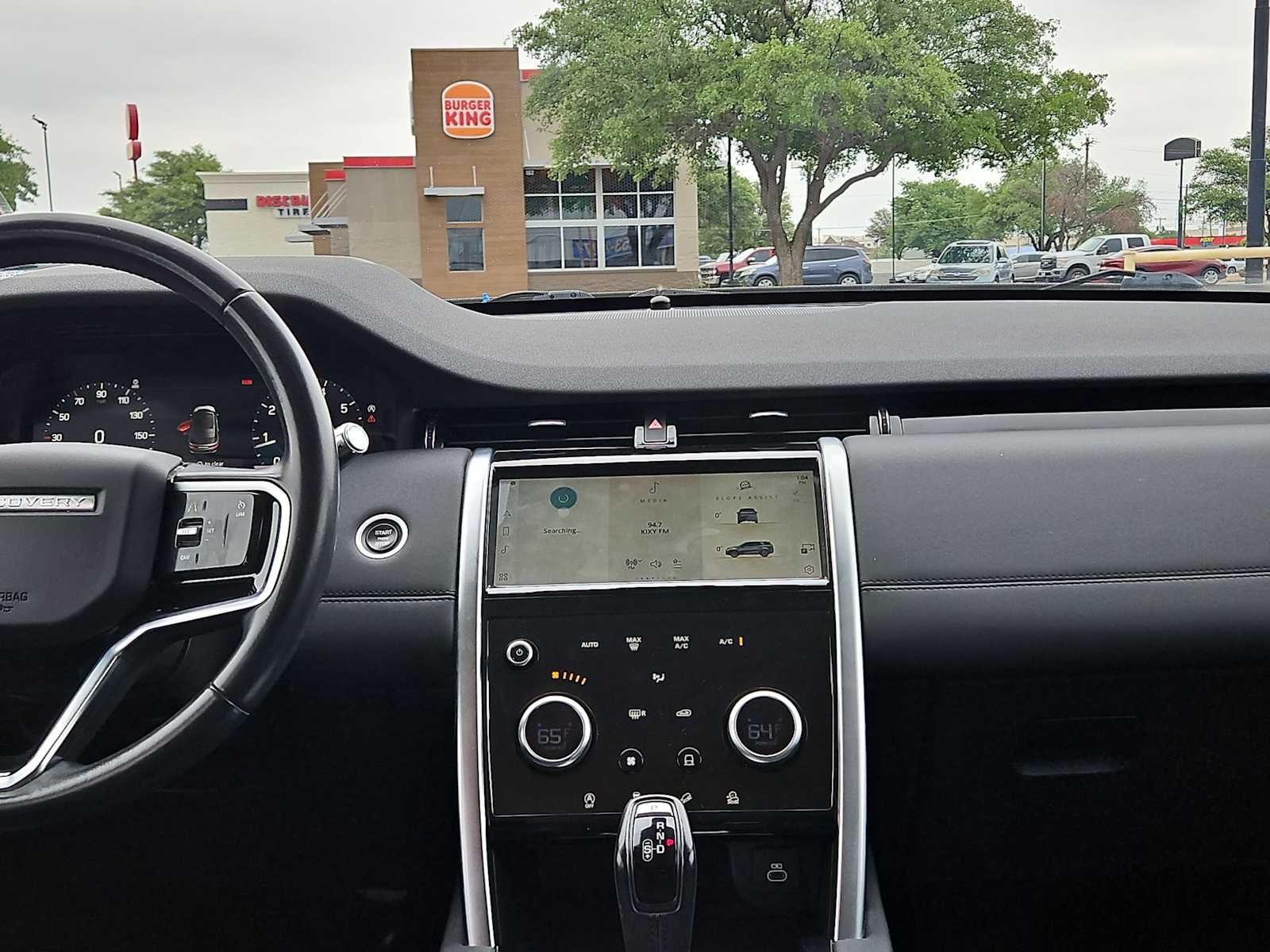 Thumbnail: 2022 Land Rover Discovery Sport - 14