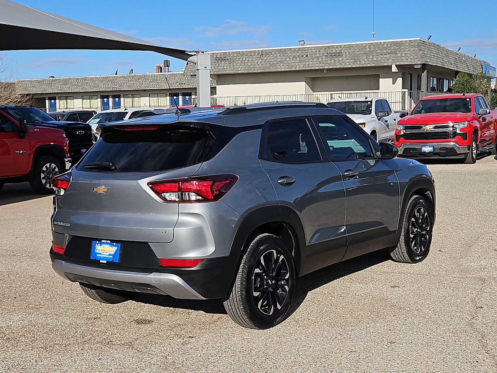 Thumbnail: 2023 Chevrolet TrailBlazer - 8