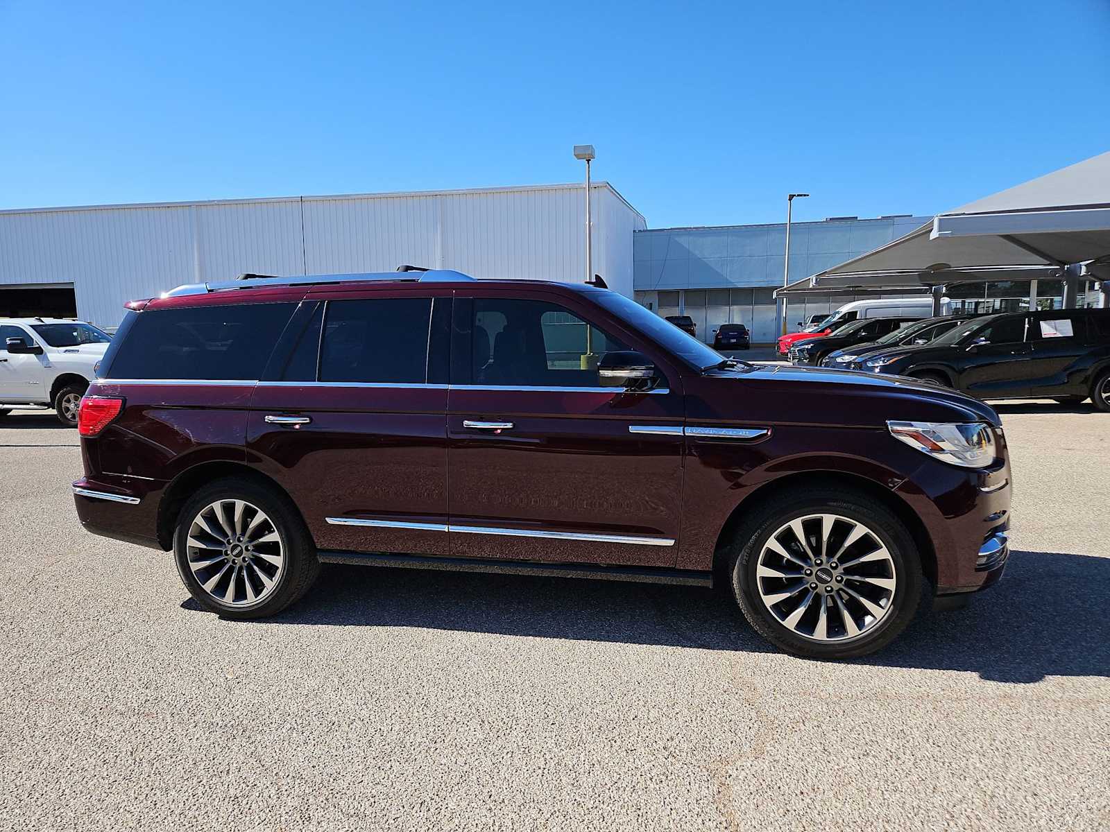 Thumbnail: 2019 Lincoln Navigator - 9