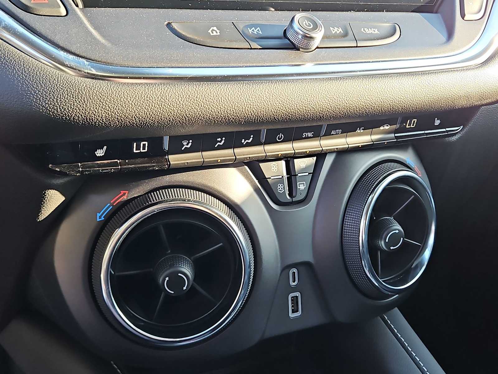 Thumbnail: 2026 Chevrolet Blazer - 24