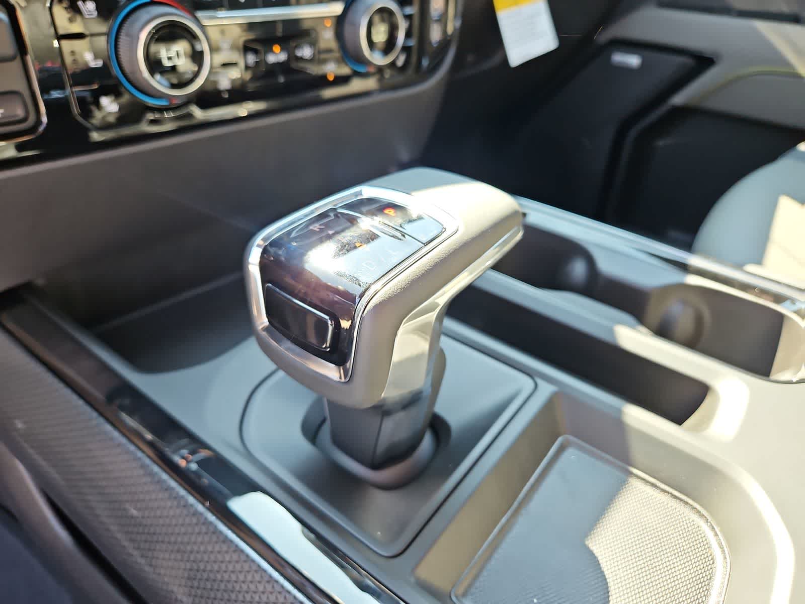 Thumbnail: 2024 Chevrolet Silverado 1500 - 24