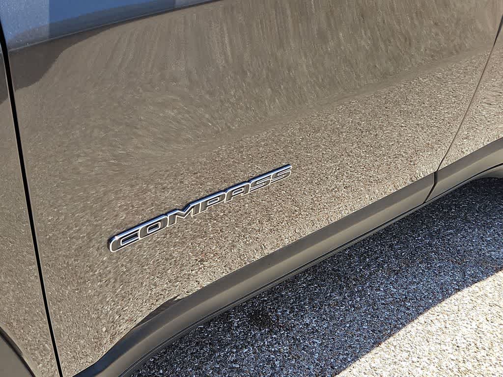 Thumbnail: 2020 Jeep Compass - 14