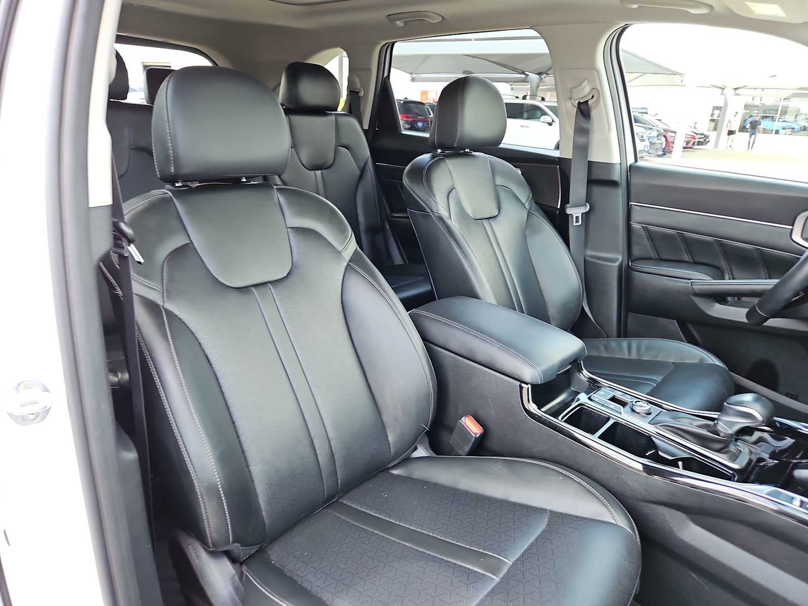 Thumbnail: 2022 Kia Sorento - 13