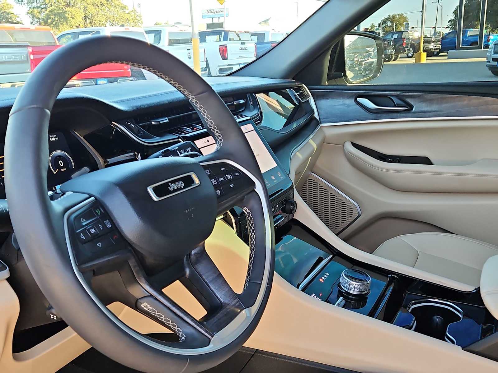 Thumbnail: 2023 Jeep Grand Cherokee - 10