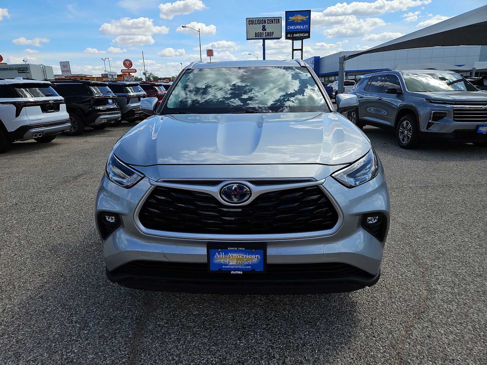 Thumbnail: 2023 Toyota Highlander - 3