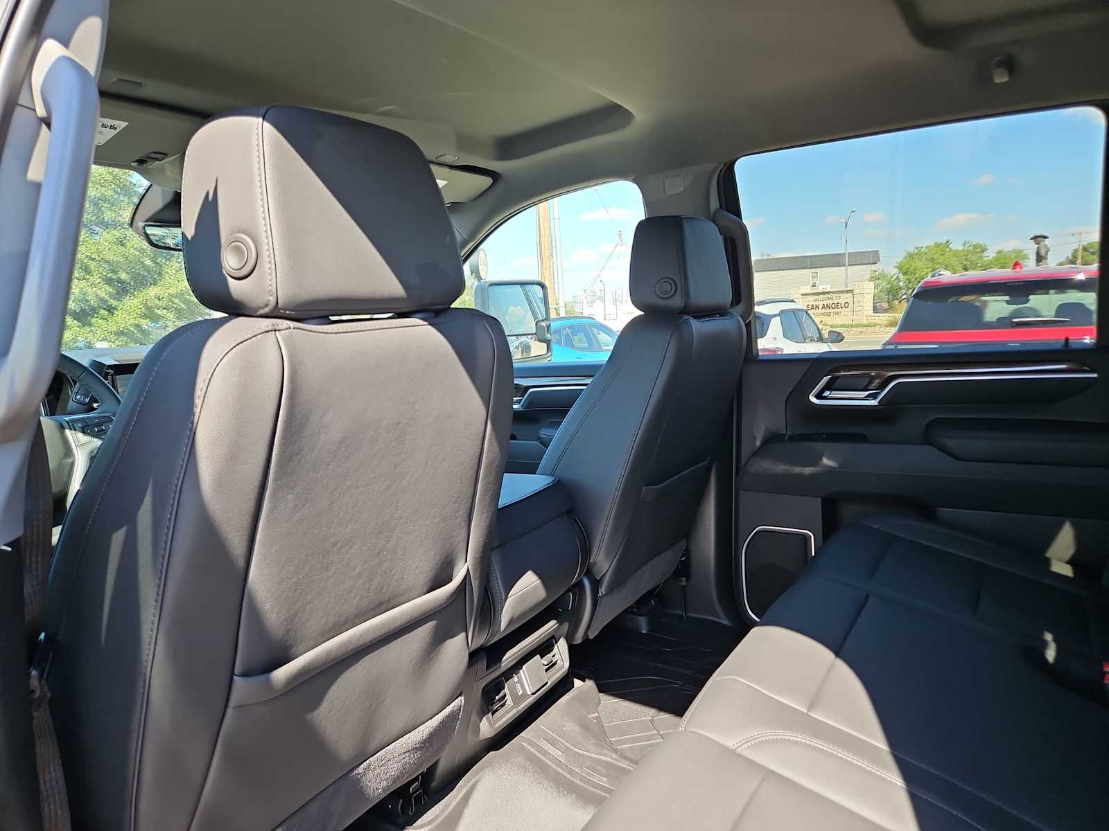 Thumbnail: 2025 Chevrolet Silverado 3500 - 14