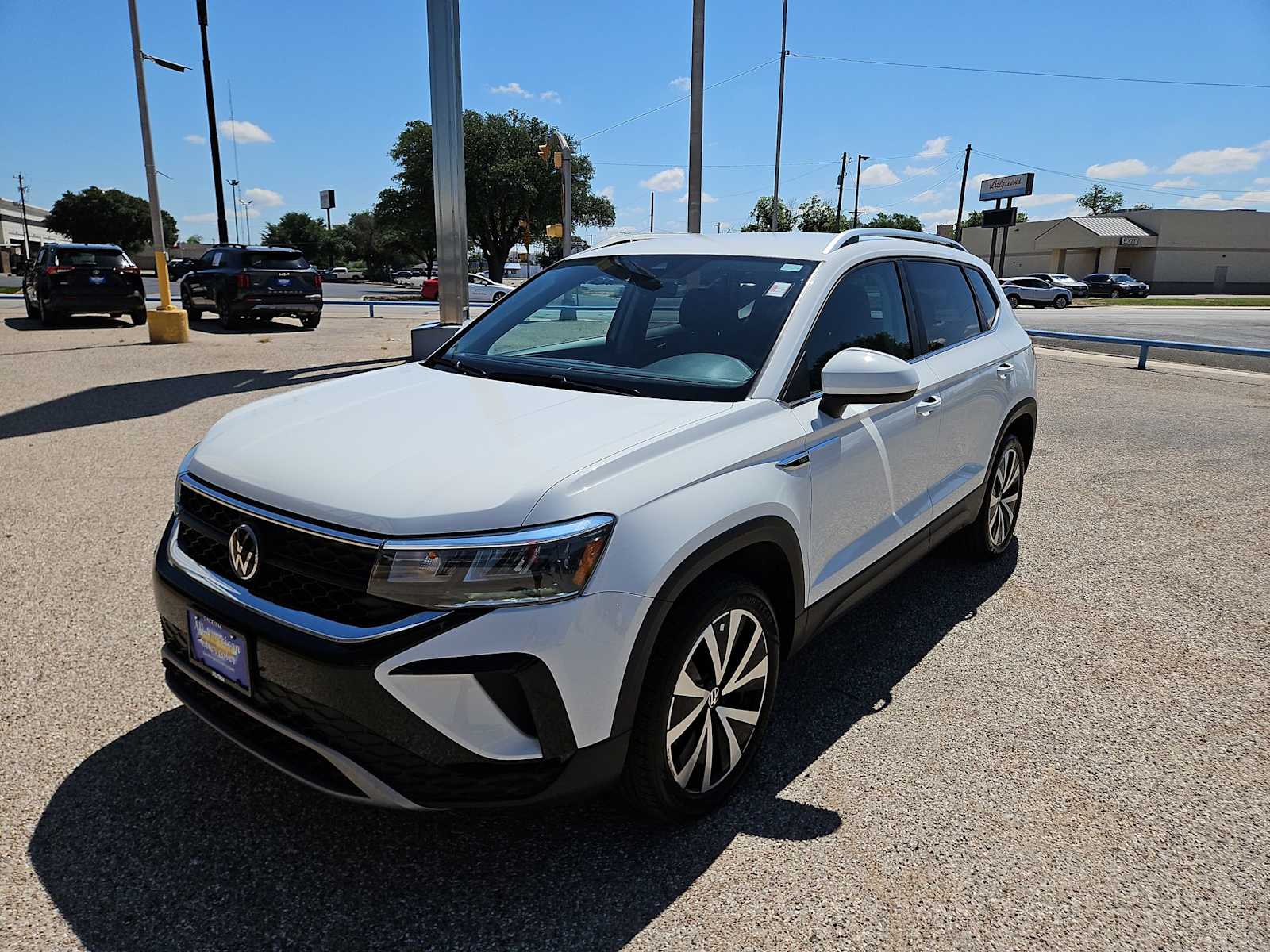 Thumbnail: 2024 Volkswagen Taos - 4