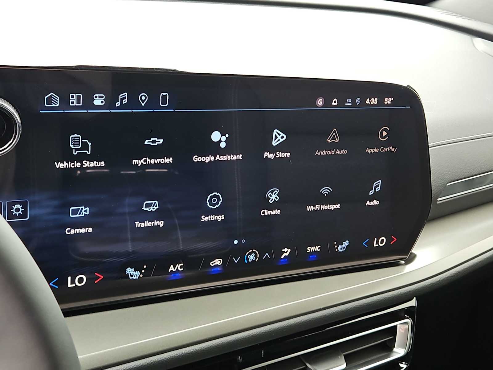 Thumbnail: 2026 Chevrolet Traverse - 24