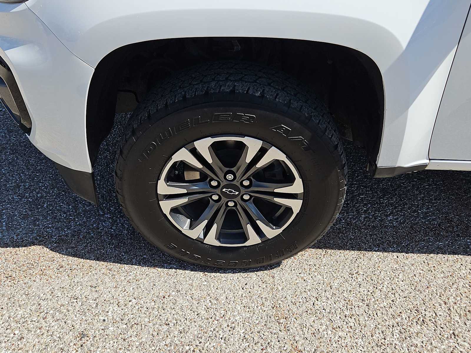 Thumbnail: 2022 Chevrolet Colorado - 8