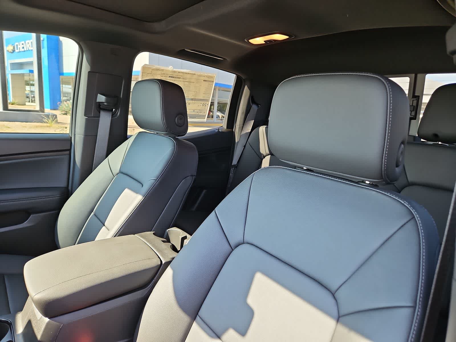 Thumbnail: 2024 Chevrolet Colorado - 19