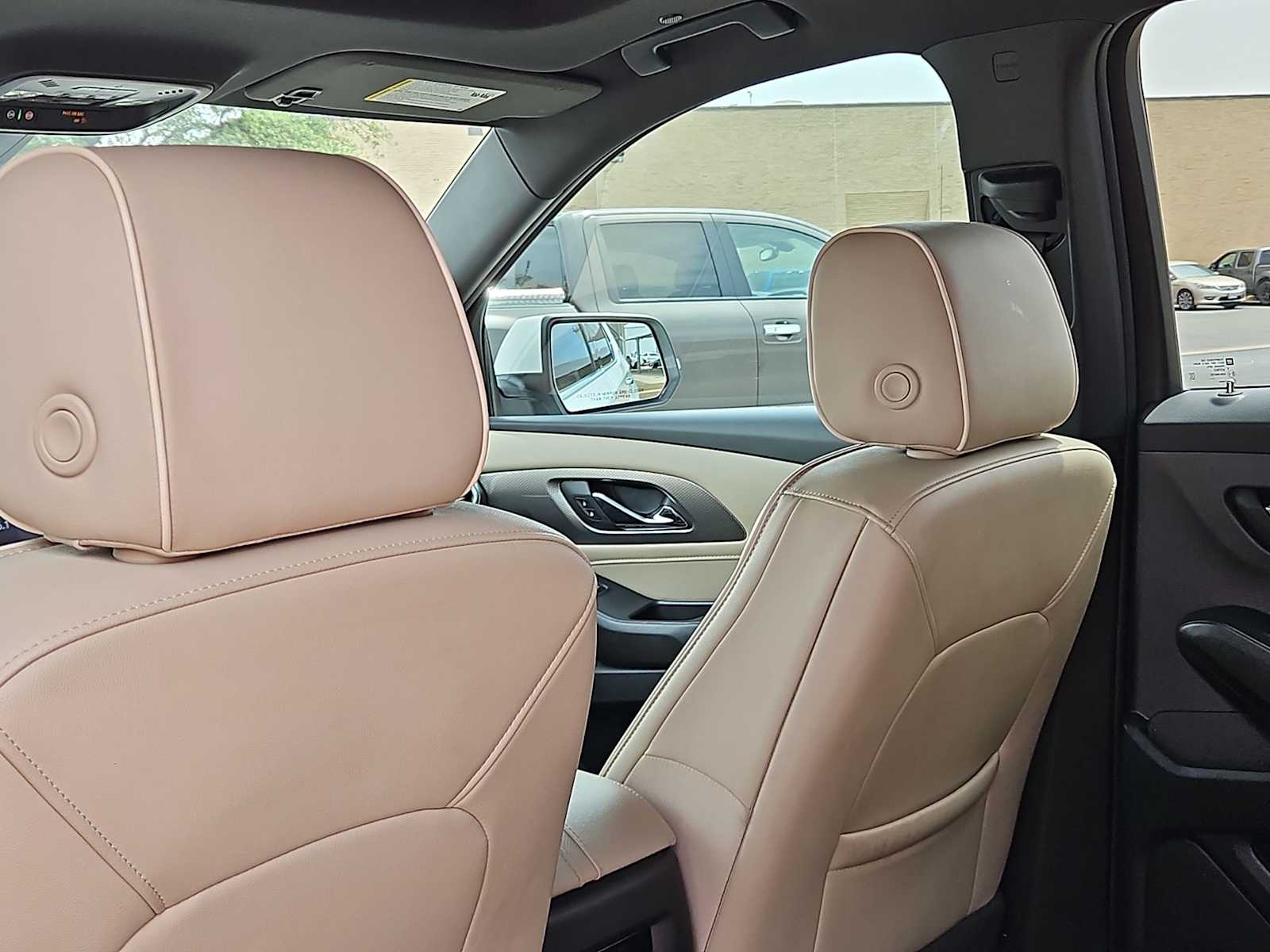 Thumbnail: 2022 Chevrolet Traverse - 16