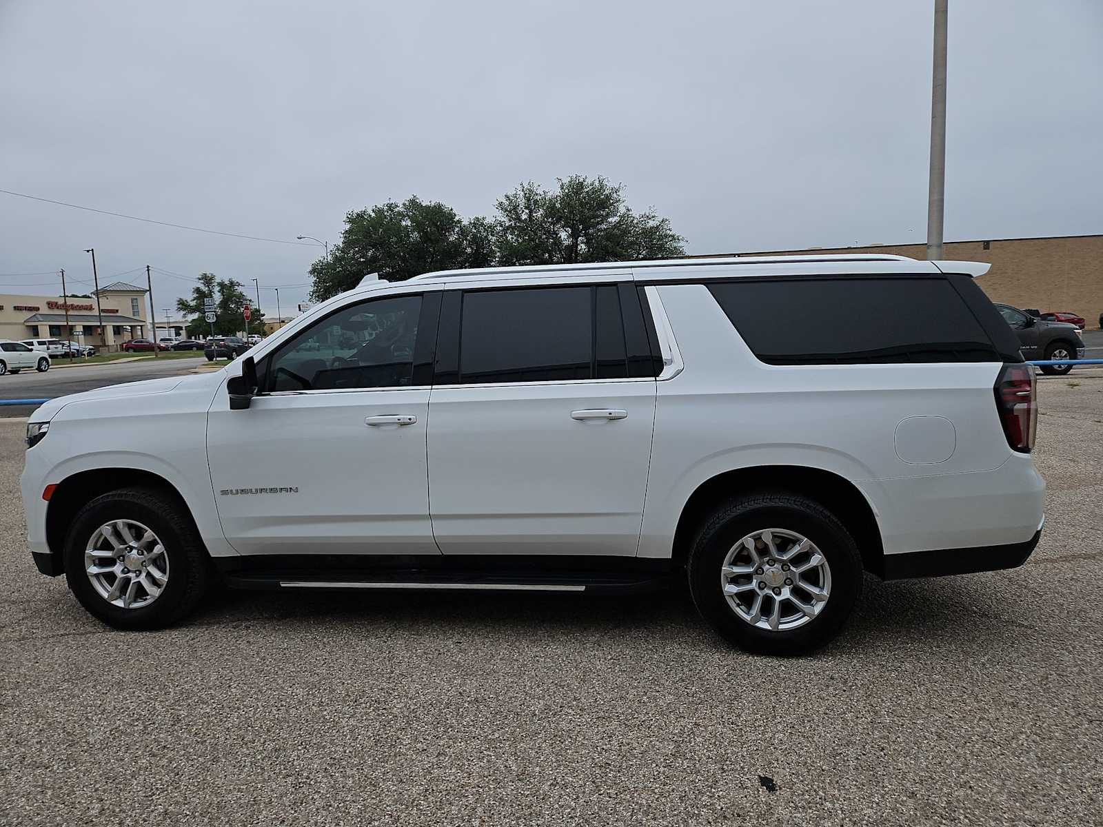 Thumbnail: 2021 Chevrolet Suburban - 5