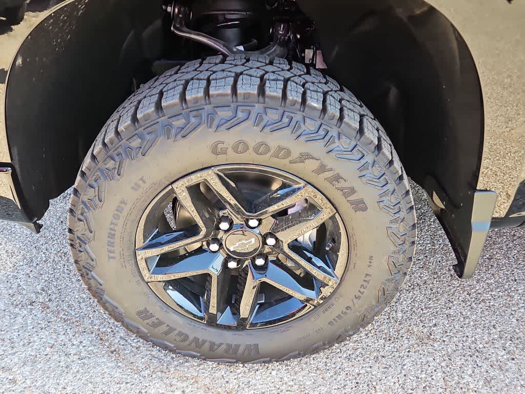 Thumbnail: 2026 Chevrolet Silverado 1500 - 11