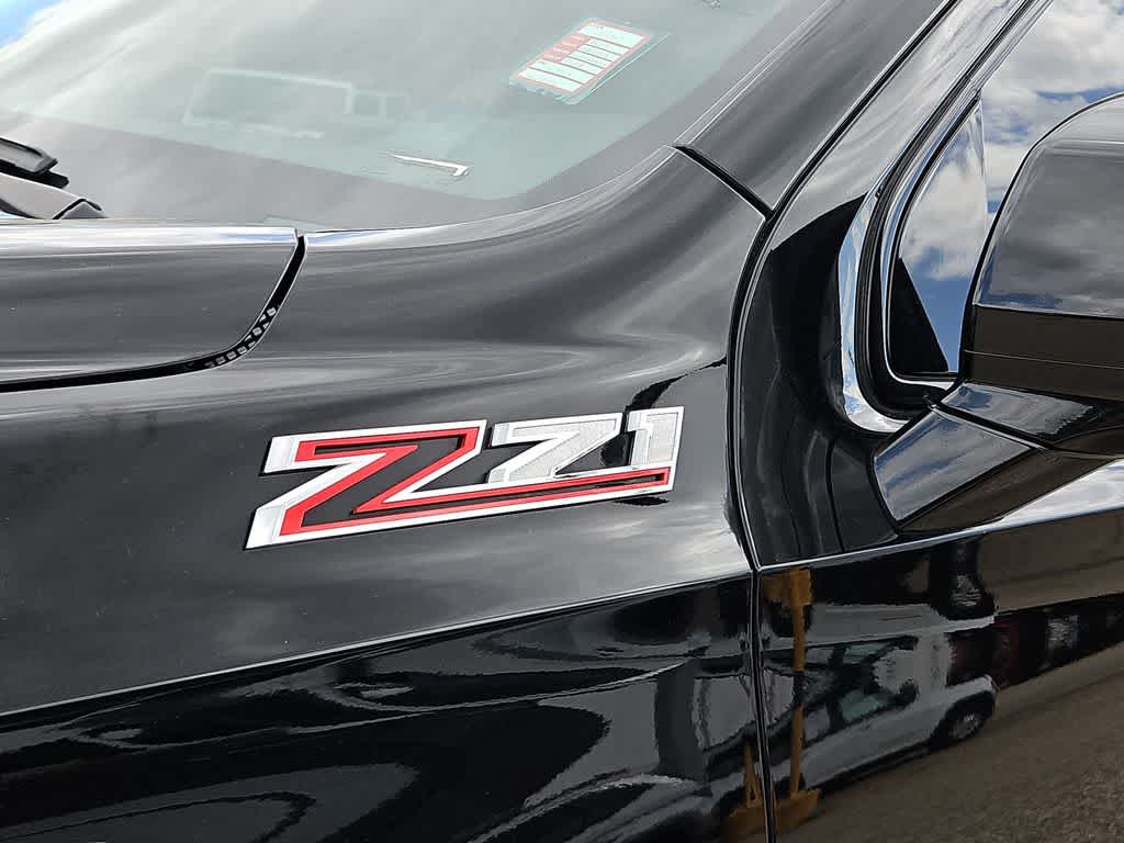 Thumbnail: 2023 Chevrolet Suburban - 10