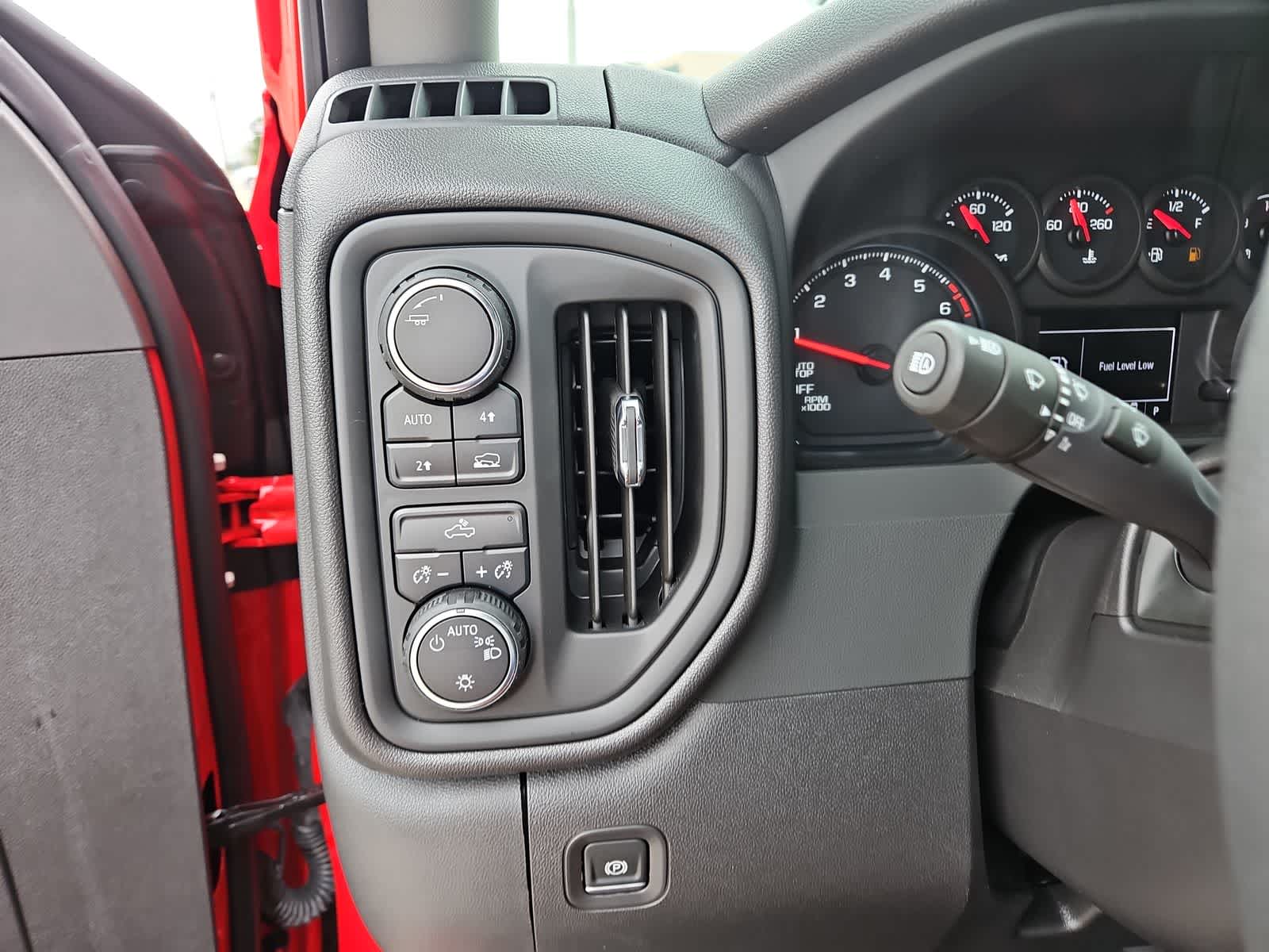 Thumbnail: 2024 Chevrolet Silverado 1500 - 19