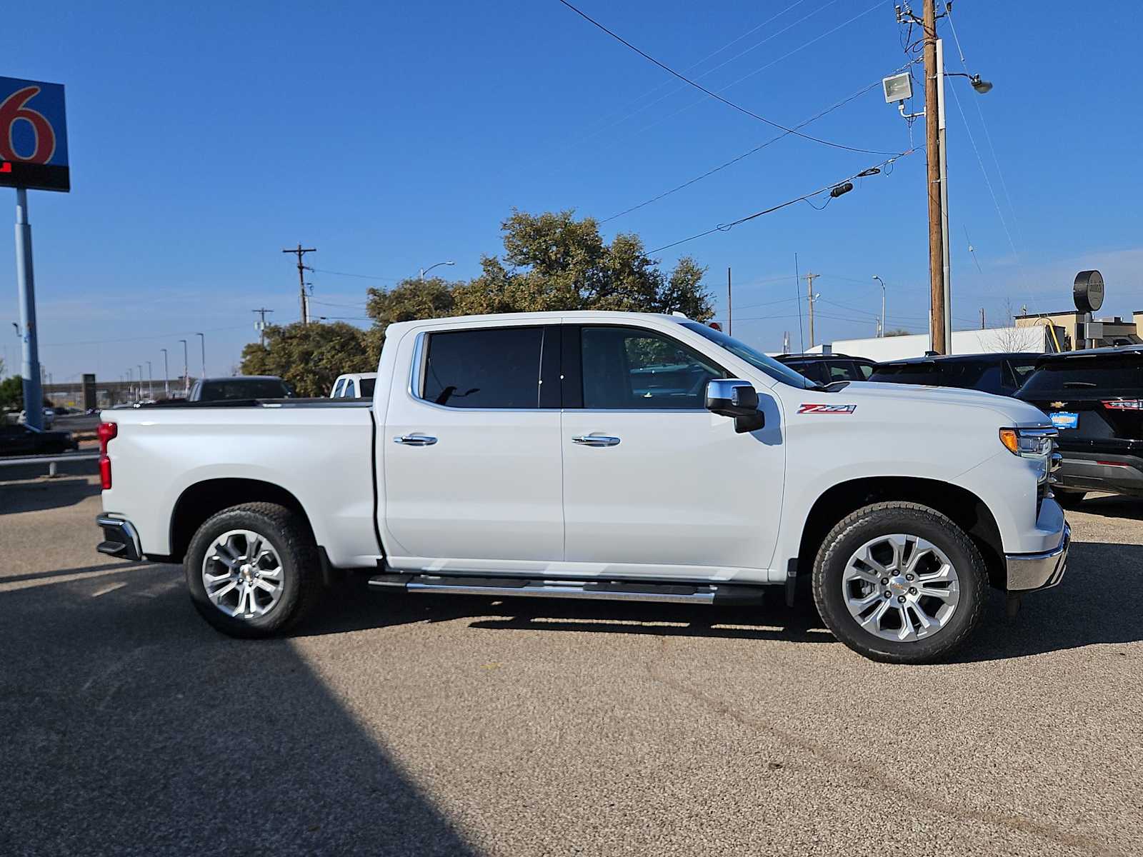 Thumbnail: 2026 Chevrolet Silverado 1500 - 9