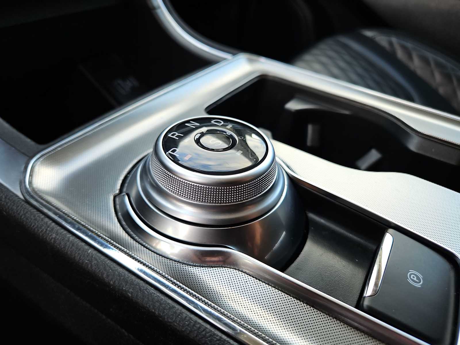 Thumbnail: 2024 Ford Edge - 21