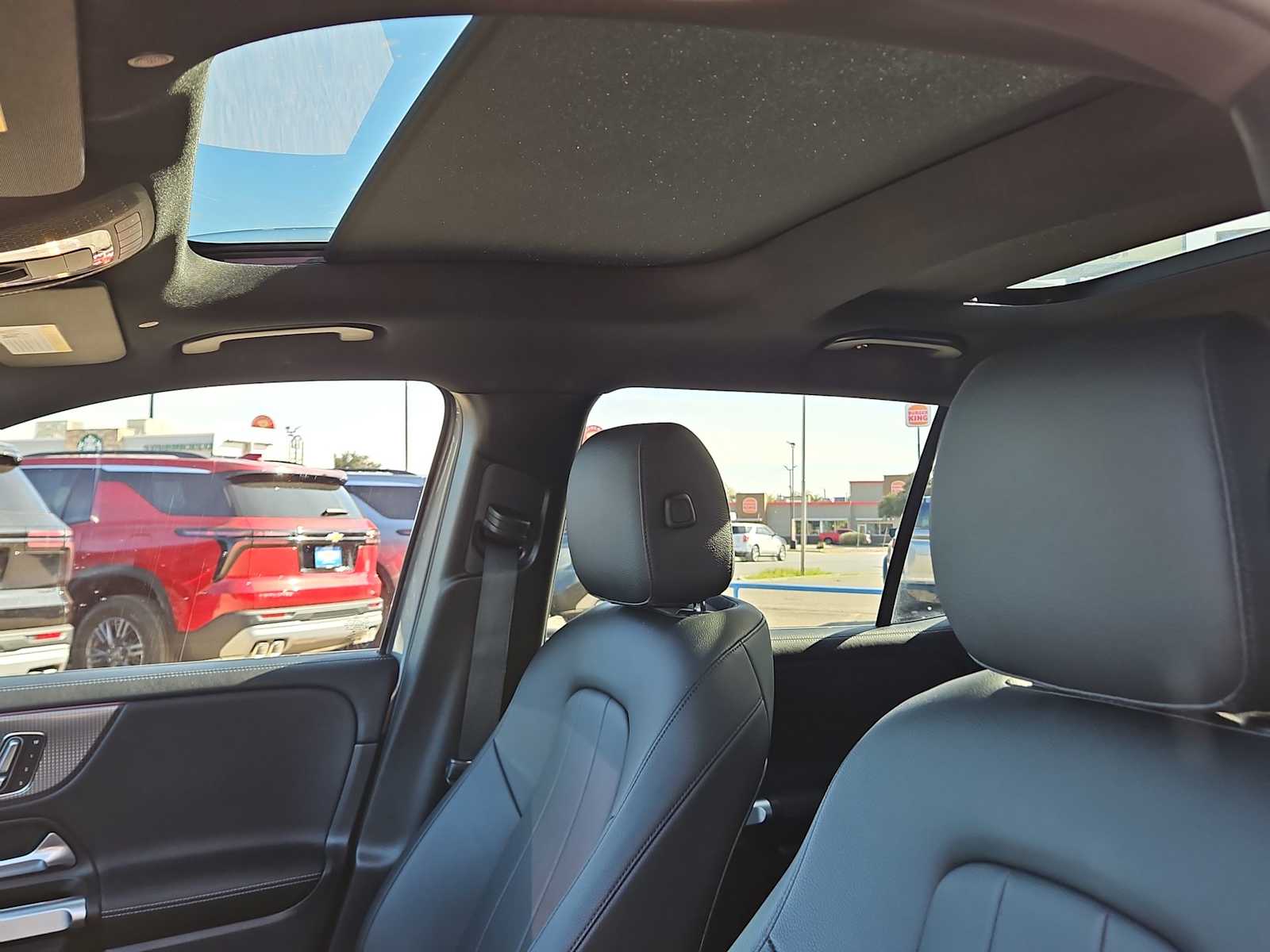 Thumbnail: 2022 Mercedes-Benz GLB - 18