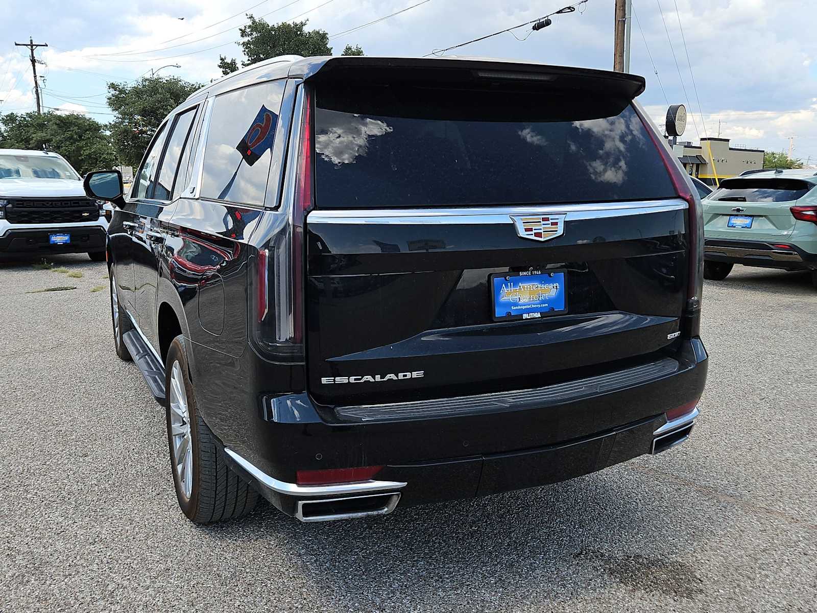 Thumbnail: 2023 Cadillac Escalade - 4