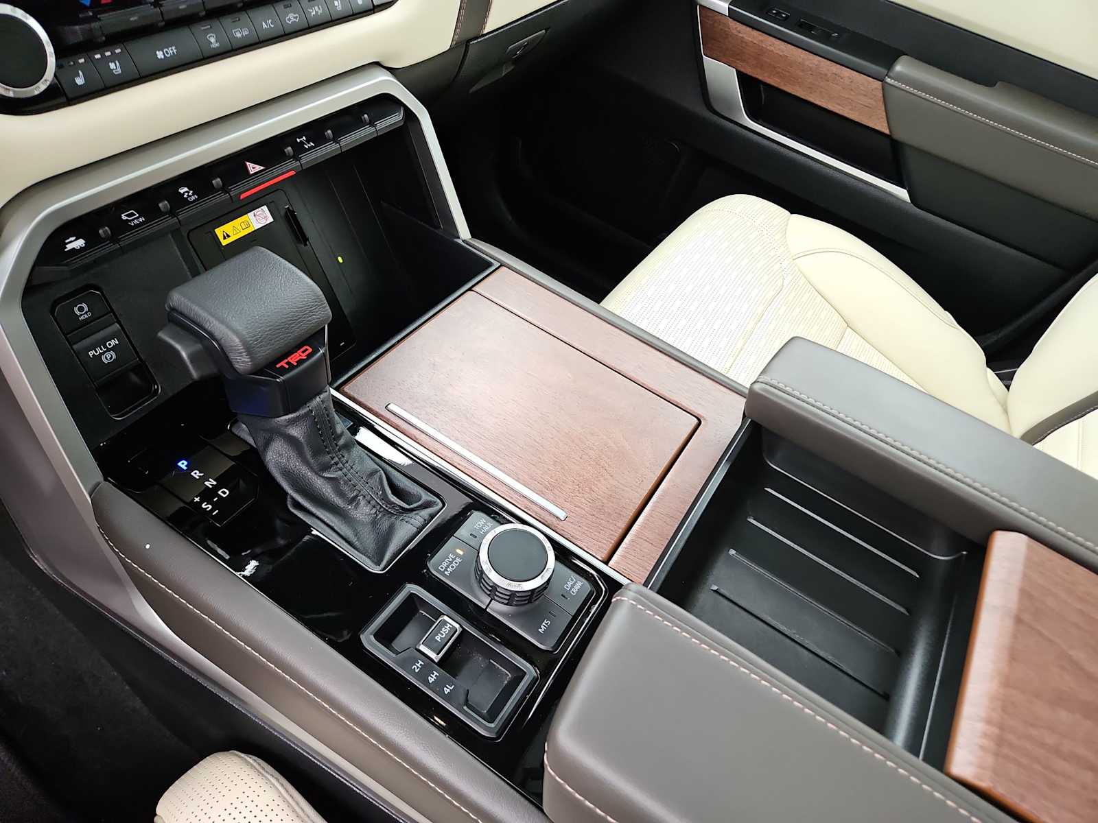 Thumbnail: 2023 Toyota Tundra - 19