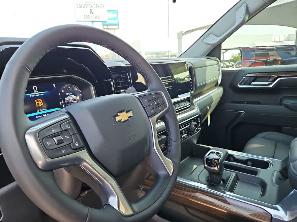 Thumbnail: 2026 Chevrolet Silverado 1500 - 10
