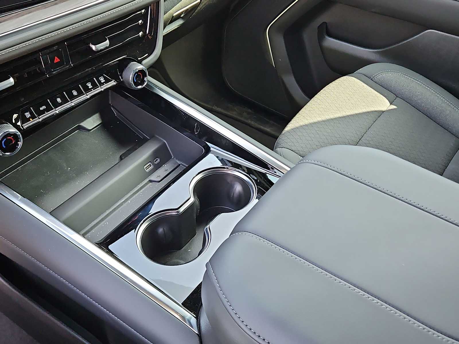 Thumbnail: 2026 Chevrolet Tahoe - 20