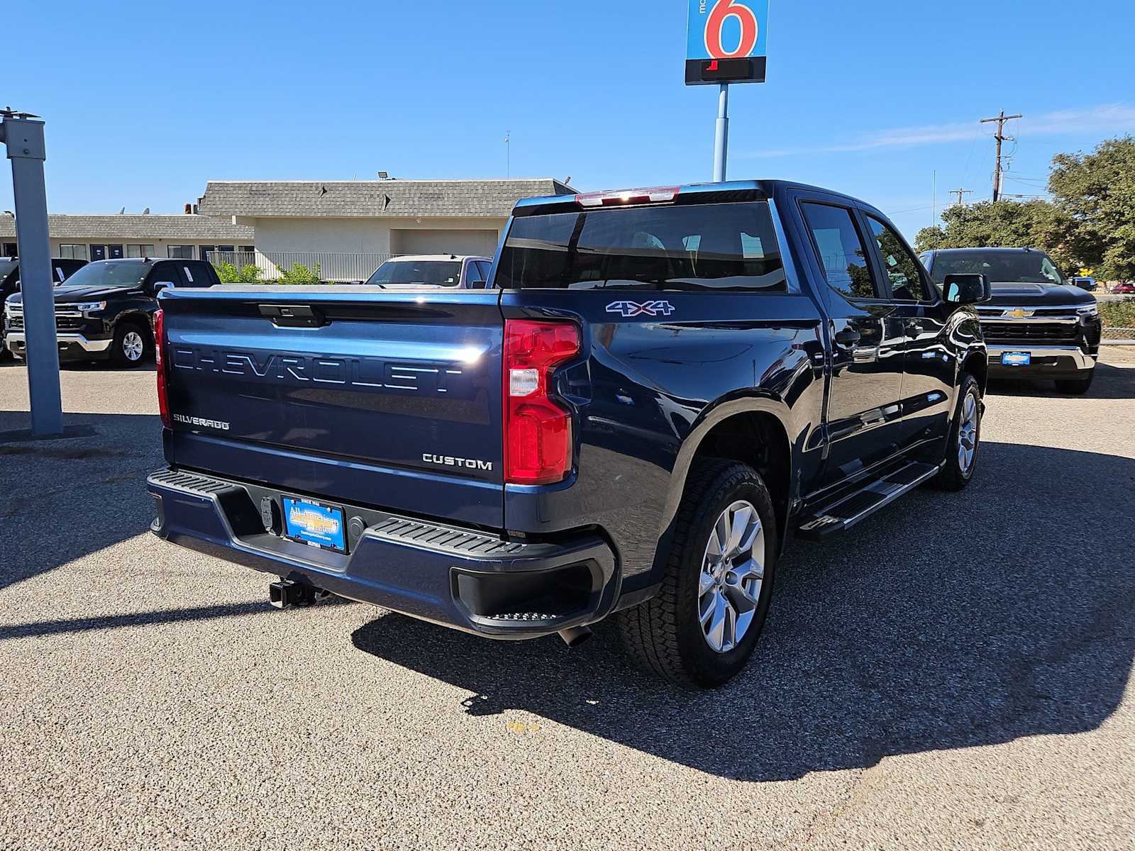 Thumbnail: 2022 Chevrolet Silverado 1500 - 8