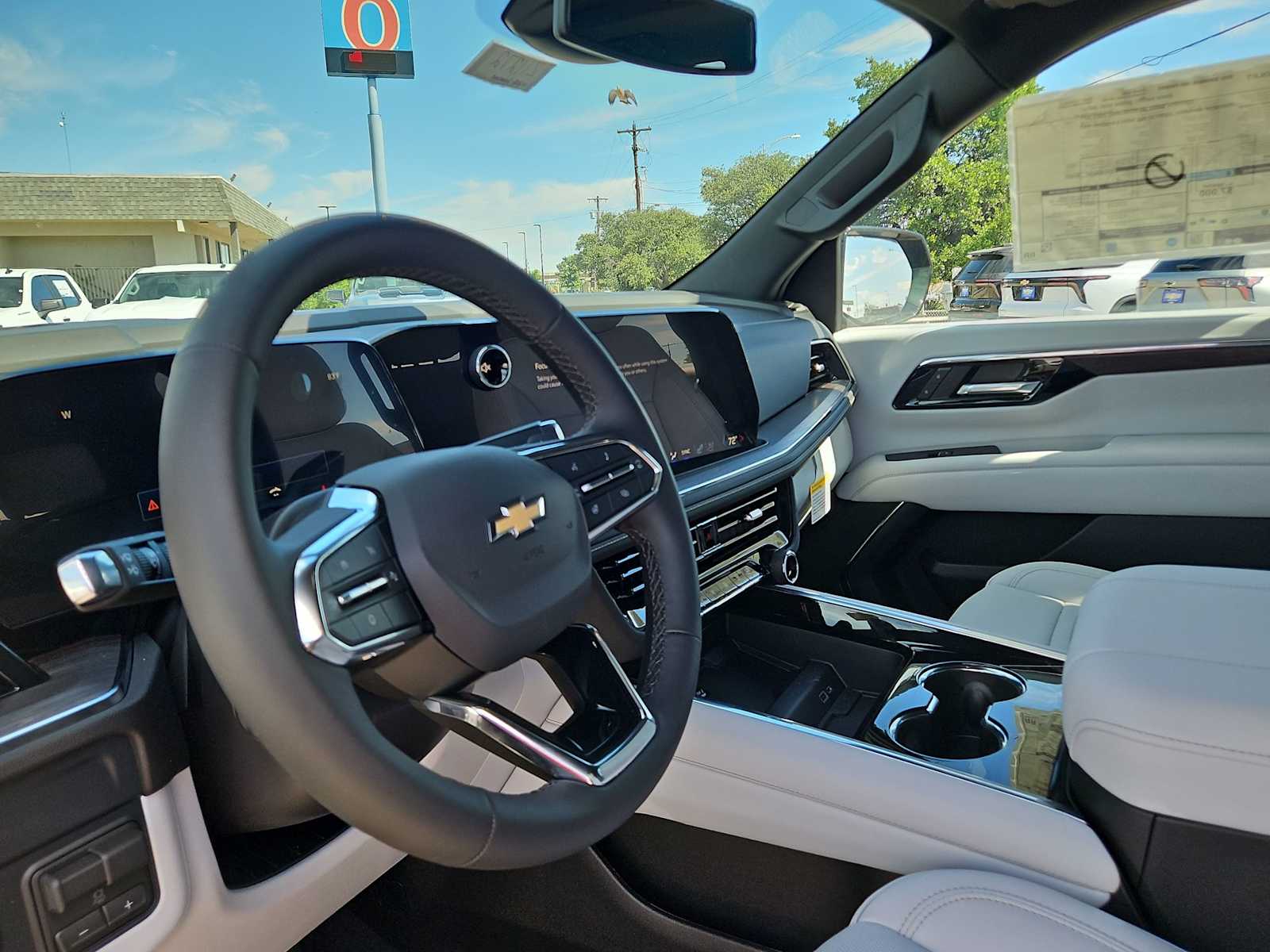 Thumbnail: 2026 Chevrolet Suburban - 10