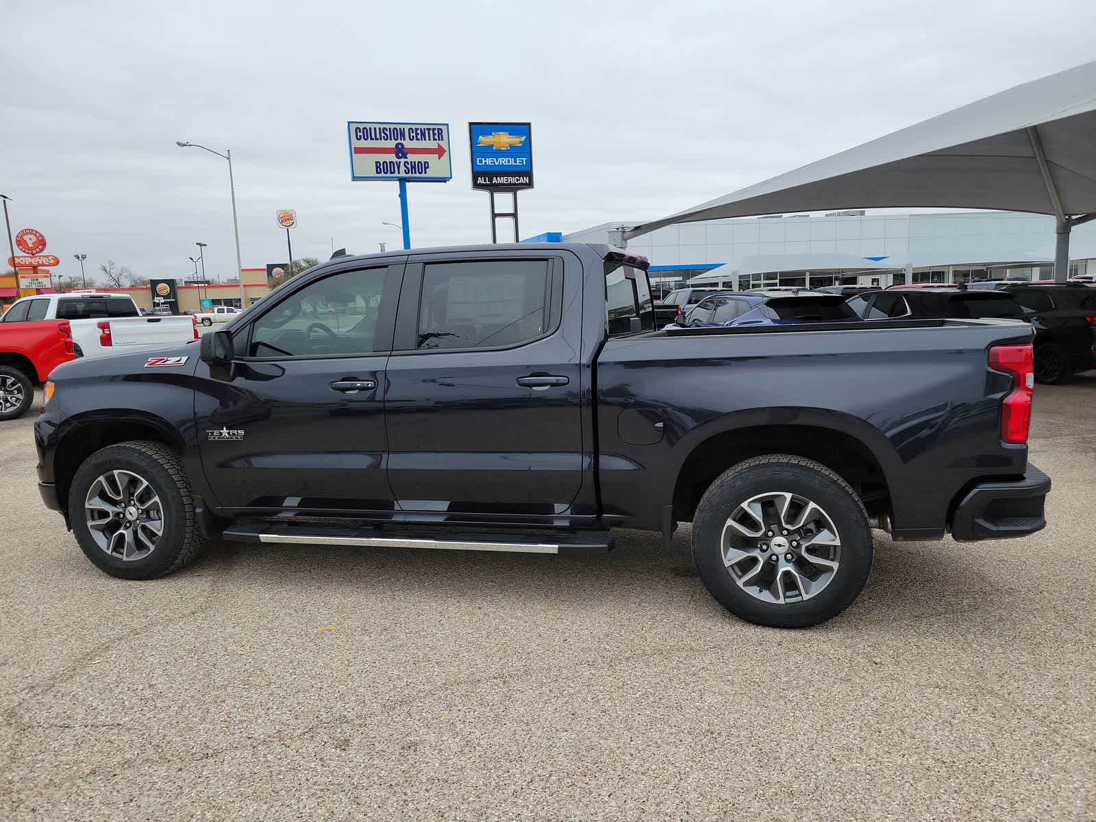 2022 Chevrolet Silverado 1500 RST 3