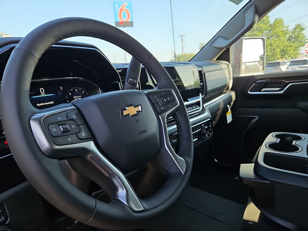 Thumbnail: 2026 Chevrolet Silverado 3500 - 10