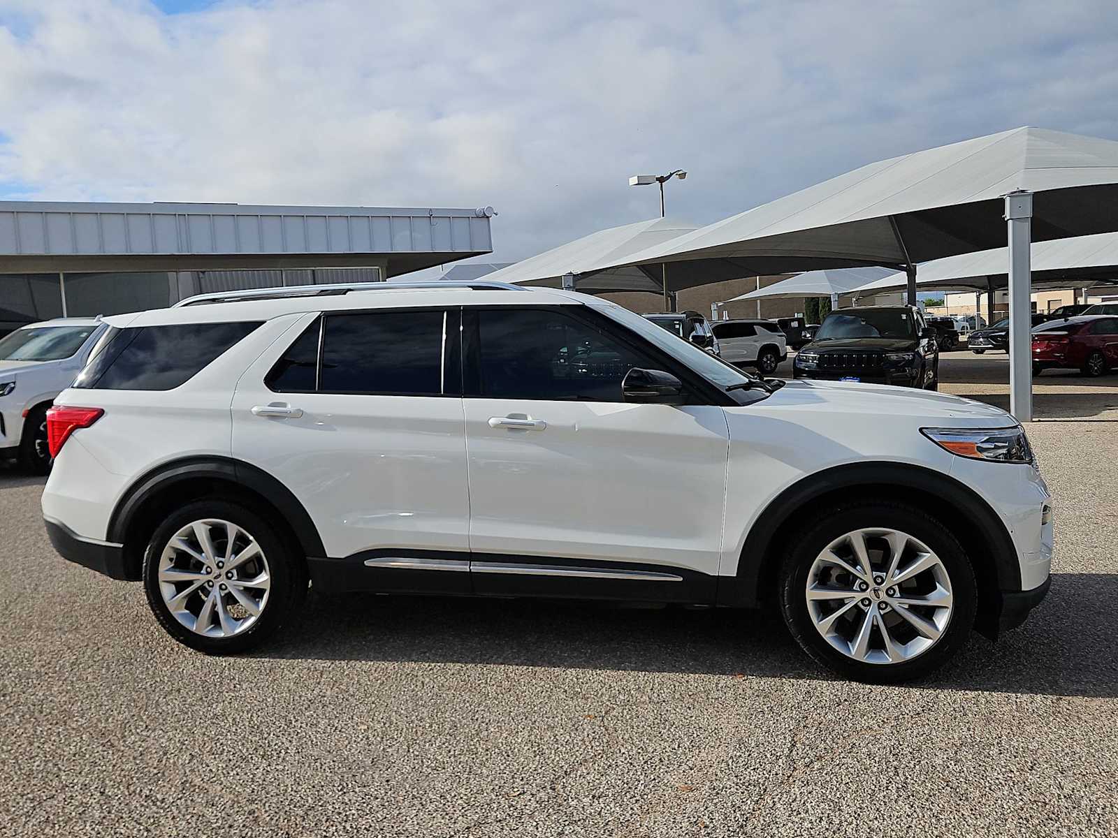 Thumbnail: 2022 Ford Explorer - 9